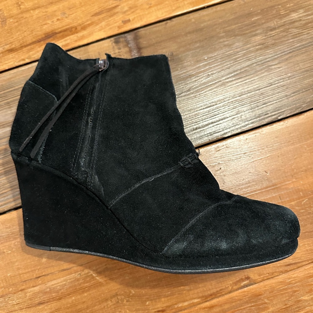 Toms Desert Wedge Booties High Black Suede Size 10 - Picture 5 of 6